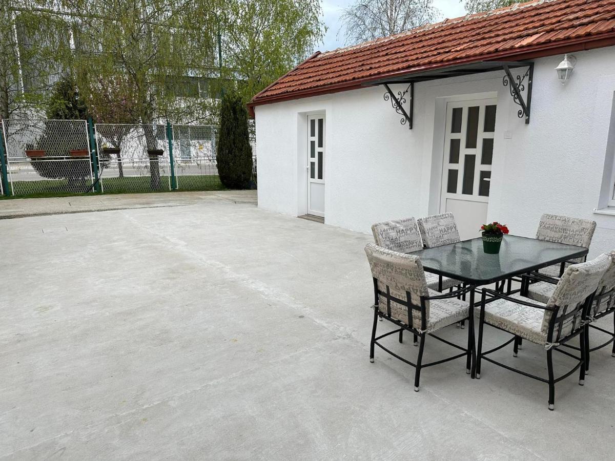 Apartmani Emily & Jully Nikšić Zewnętrze zdjęcie
