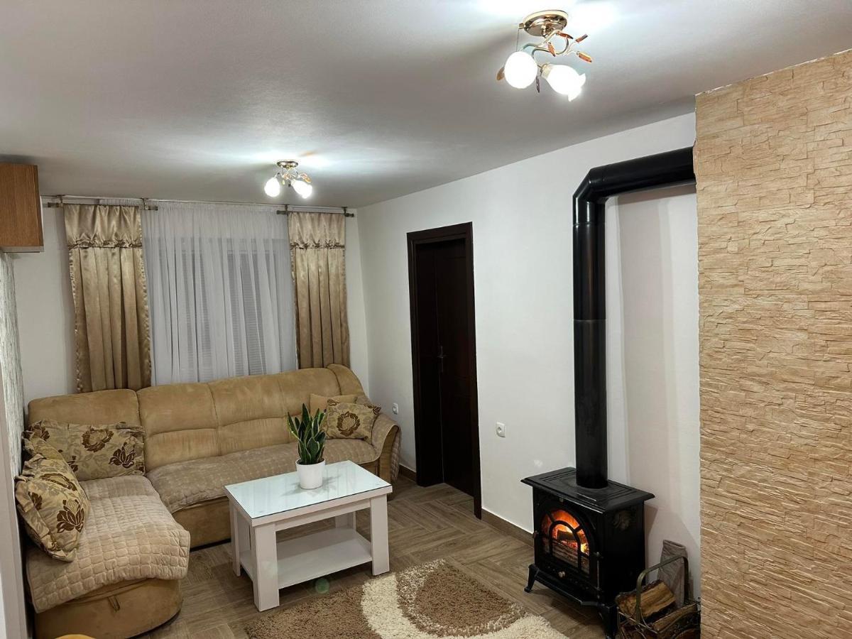 Apartmani Emily & Jully Nikšić Zewnętrze zdjęcie