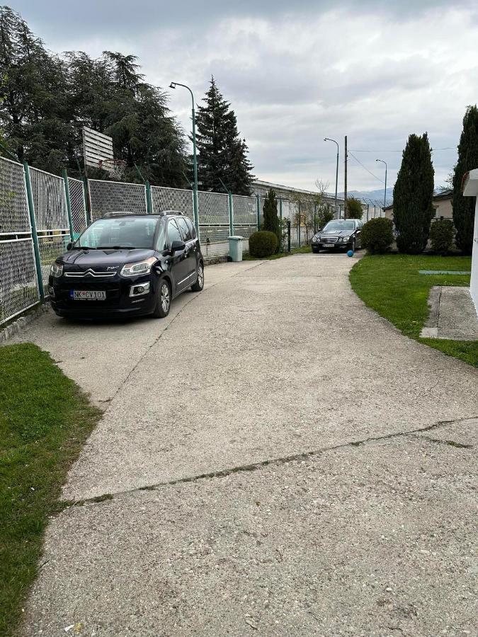 Apartmani Emily & Jully Nikšić Zewnętrze zdjęcie