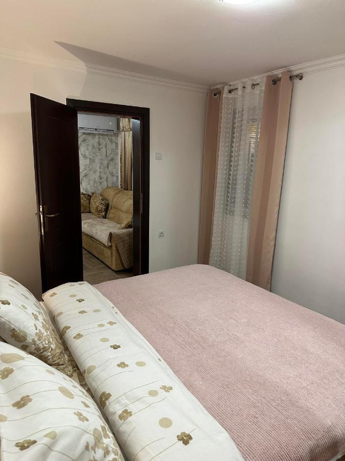 Apartmani Emily & Jully Nikšić Zewnętrze zdjęcie
