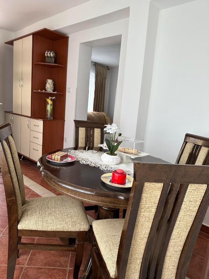 Apartmani Emily & Jully Nikšić Zewnętrze zdjęcie
