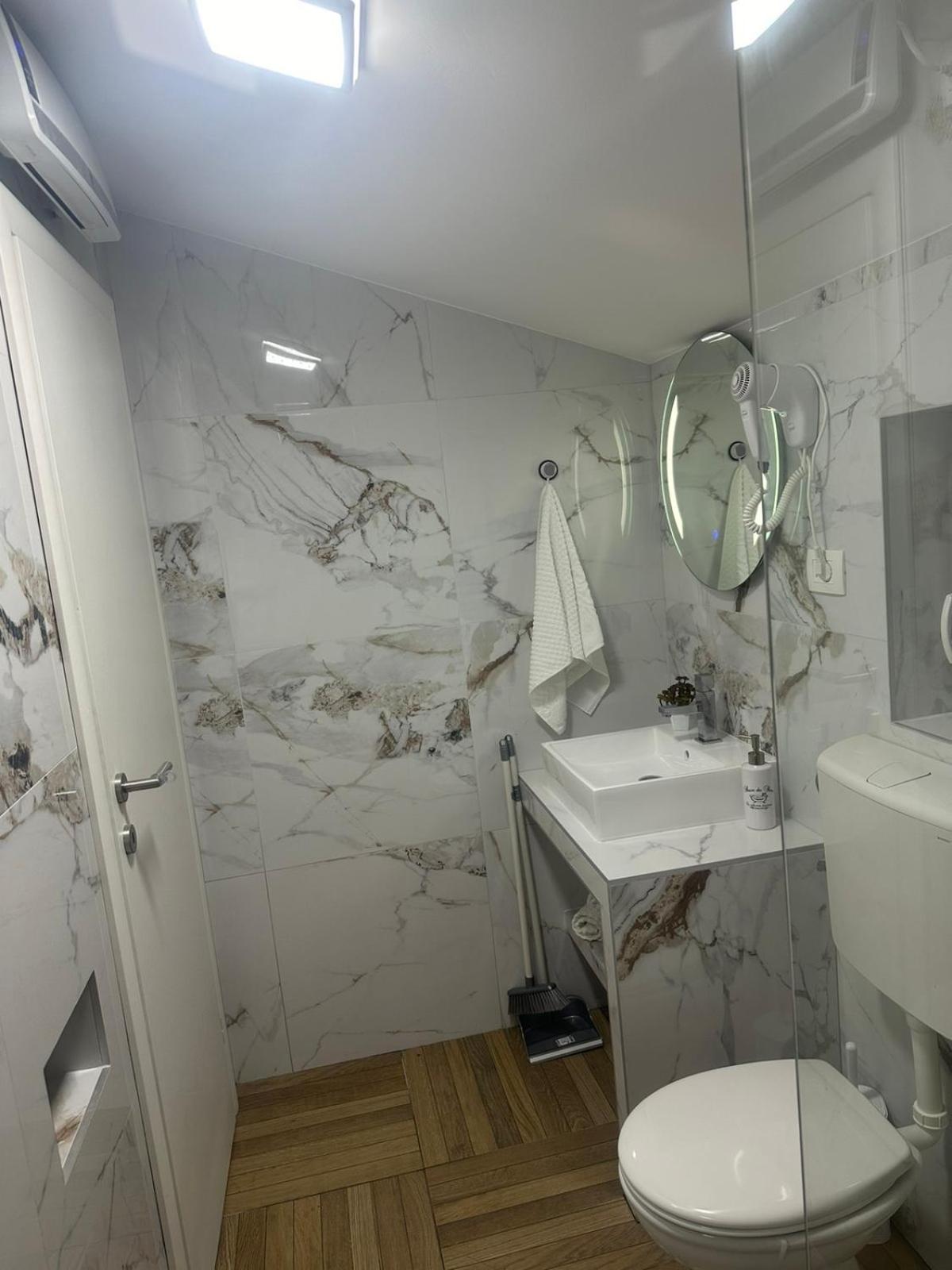 Apartmani Emily & Jully Nikšić Zewnętrze zdjęcie