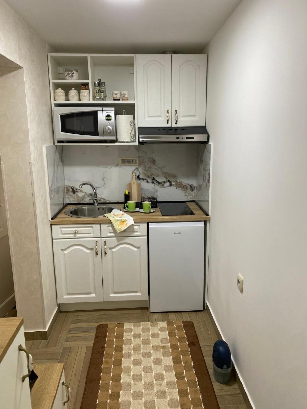 Apartmani Emily & Jully Nikšić Zewnętrze zdjęcie