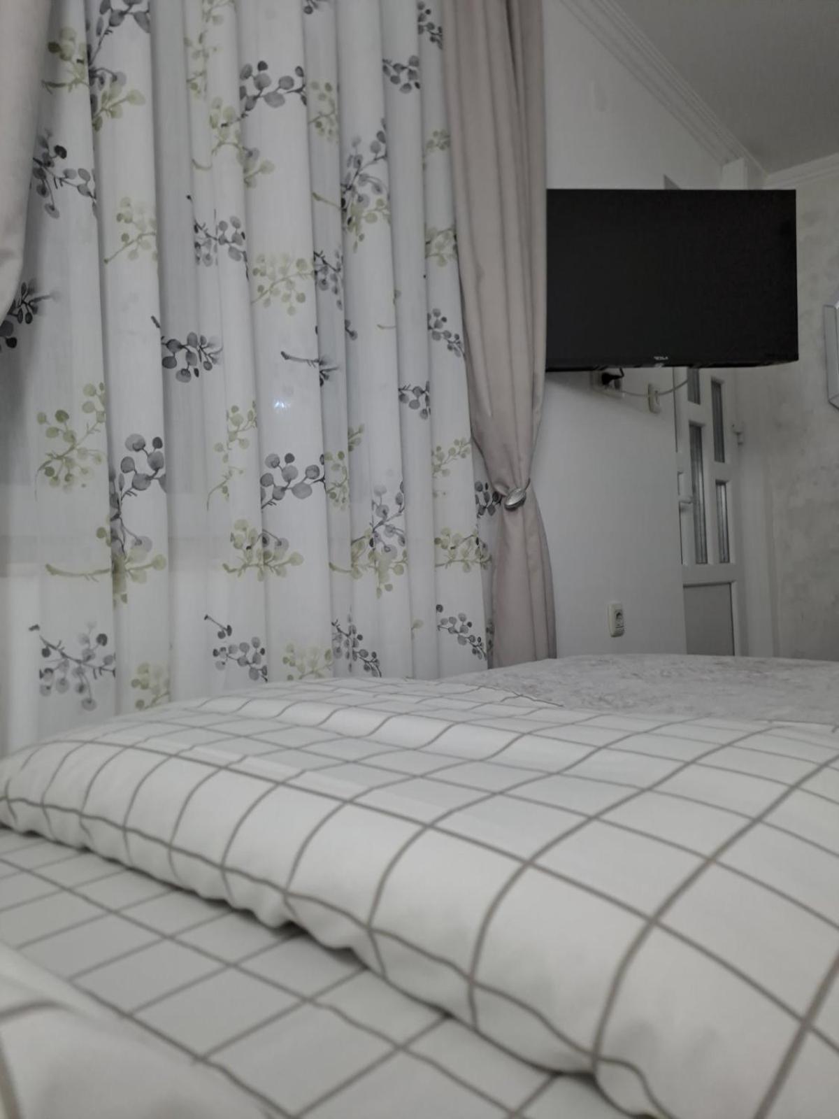 Apartmani Emily & Jully Nikšić Zewnętrze zdjęcie